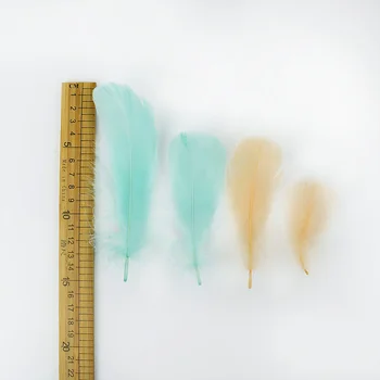100buc Pene Naturale Colorate Pene de Gâscă Alb Pufos Swan Plume Pentru Casa Cadouri de Nunta Bobo Mingea Decor Meserii DIY Lumini